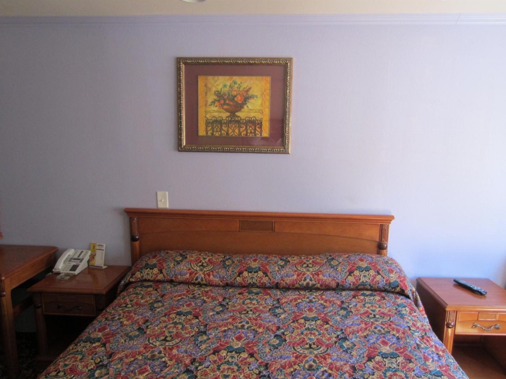 Starlight Inn Canoga Park