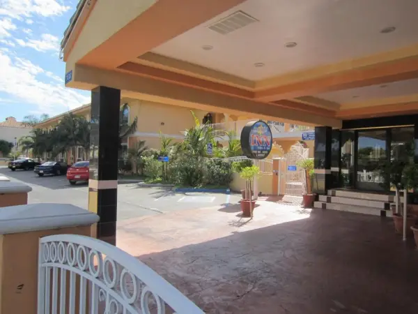 Starlight Inn Canoga Park Main image
